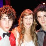 Clara Alonso Instagram - 1.Ahora 2. Creo que 2010 cuando le abríamos sus conciertos en Latinoamérica. 3. 2008, "trabajando" en los Disney Channel Games en Orlando 4. Tb La vida🖤