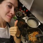 Clara Alonso Instagram – La cocina como mi gran espacio creativo. La comida como mi deseo   fácil de satisfacer.
Cosas de la semana. Platos que me preparé, cositas que hice, lugares a los que fui.

Un popurrí de amor entre el ritmo de la semana, las obligaciones, las cosas que nadie sabe, las clases de guión, los estrenos de amigos y los encuentros.