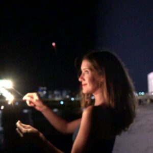 Clara Alonso Instagram - Cerrando un año espectacular. Este 2023 fue tan esperado e inesperado a la vez que va a ser inolvidable.

Recibiendo al 2024 con emoción, un poco de nostalgia de  lo que fue el 2023 y con ganas de ir a por más♡. 

Ojalá en este año tengamos salud, oportunidades, amor, nos animemos a hacer eso que nos hace felices y estemos más conectados (y no virtualmente 😛)

Ojalá aprendamos a ver lo que tenemos y somos y no lo que nos falta, entendamos que somos suficientes y confiemos más en nuestras capacidades. 

Gracias por este año compartido. Gracias a lxs de siempre, a lxs nuevos y a lxs que vendrán. Gracias por llenar este espacio de mensajes amorosos.

Feliz 2024♡

#2024 #happynewyear