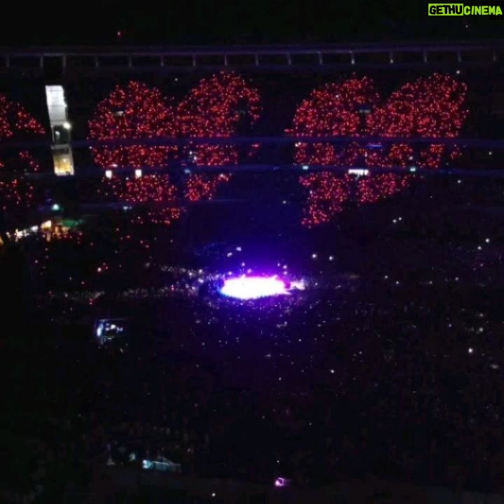 Clara Alonso - 25.6K Likes - La vida con vos es tan hermosa...
Es simple, es profunda, es divertida, es amorosa.
Es un atardecer, un concierto, es como el mar. Mi vida y celular están llenos de recuerdos. Estos momentos algunos favoritos.