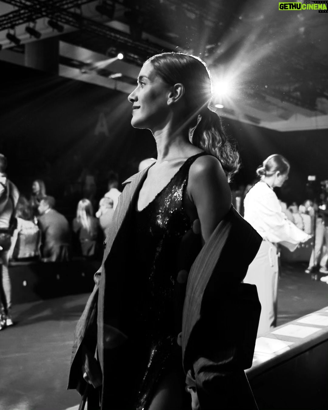 Clara Alonso Instagram - Unas de ayer, cuando no estaba en pijama 🍄 Jugando a la fashion week