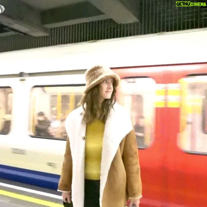 Clara Alonso Instagram - Más rejunte Londinense♡ Fue un viaje muy fugaz. 2 días. Como ya conocía bastante, aproveché para re visitar mis lugares favoritos y para conocer algunos nuevos. En Madrid por 1 día y a 📽 Que tengan un lindo domingo♡