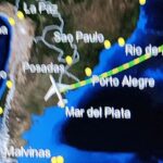 Clara Alonso Instagram - Cosas de la vuelta y de las vueltas de la vida. Es que nada es lineal, y la incertidumbre está a cada paso. Este año tuve la aventura de mi vida, y ya estoy de regreso en Buenos Aires, para empezar otra. Otra etapa, otro recorrido empieza una vez más, incierto y emocionante como cada paso por al que me animo a lanzarme. Estoy agradecida y feliz. Y claro, angustiada por momentos tb (foto 2). Gracias a la vida por este año tan espectacular. (Los grititos sorprendiendo a mis amigas en el último video)