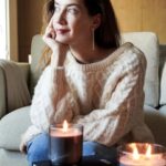 Clara Alonso Instagram - Feriado en casa de orden, valijas y café. Lo lindo, llegó @thecandleshop.es a Madrid y fui a buscar mis velas y perfumes favoritos. Ahora todo huele a Higo de Oriente, Vainilla y Magnolia. Felicitaciones al equipo de @thecandleshop.ar por el lanzamiento y la aventura. Para los españoles que aún no la conocen, super recomendable, y los argentinos que anden por acá, ya saben 🥰.