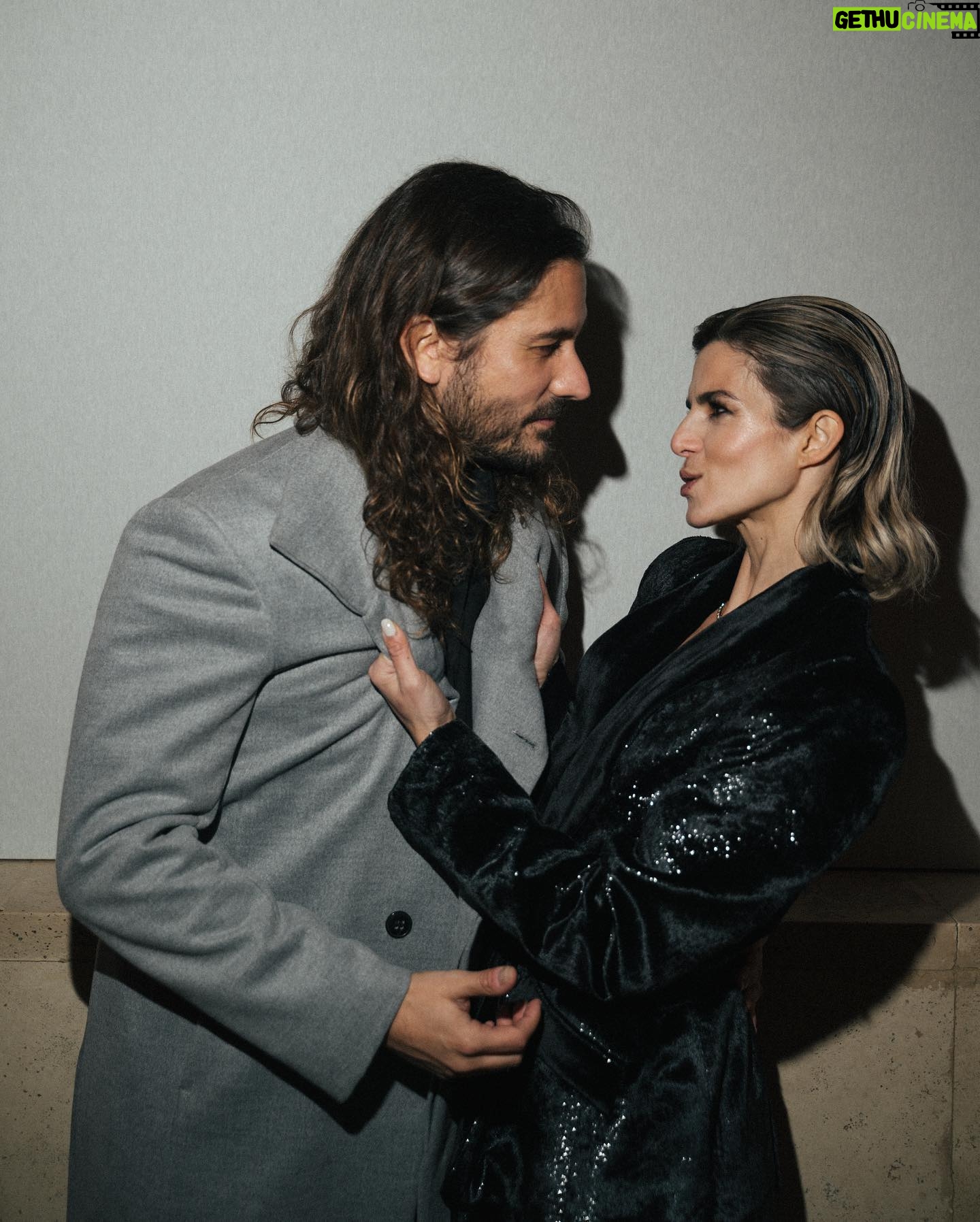 Clara Lago Instagram - Tercera tanda, aquí con el look completo… maromazo incluido 😏 🙌🏼❤️ @joseherrerastylist 📸 @elenamartinezsantos #bulgarirocks #bulgarijewelry #serpenti75