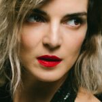 Clara Lago Instagram - Anoche celebramos el amor, el apoyo y la unión de nuestra profesión; reencuentros con compañeras y compañeros, abrazos, risas, premios y empoderamiento como gremio. #Limbo me ha dado muchas alegrías, pero la guinda ha sido estar nominada por mis compis junto a dos pedazo de mujeres y actrices como son Ana de Armas y @penelopecruzoficial 🥰 GRACIAS @uniondeactores por el reconocimiento que ya supone una nominación y por todo lo que hacéis por los actores y actrices de España. Y gracias al equipazo de chapa y pintura! 👗 @joseherrerastylist 📸 @elenamartinezsantos 🙌🏼😍 💄 @pedrocedeno1 @bareminerals #bareminerals #makeup