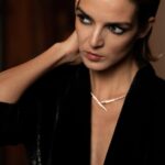 Clara Lago Instagram - La gente de @bulgari lo mola todo, y los saraos que montan también 😘💃🏽 Aquí va primera tanda de fotitos de anoche… @elenamartinezsantos eres una genia 😍📸 Gracias @paulasoroa @yslbeauty 💋 #yslbeauty #makeuplook