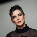 Clara Lago Instagram - Ayer disfrutamos de una noche dedicada a la unión. La unión entre países, entre culturas que comparten mucho a pesar de ser diferentes, pero sobre todo la unión de personas que sienten pasión por el cine. Ya van 10 años desde el nacimiento de estos premios… y los que quedan! Enhorabuena a l@s ganador@s y nominad@s, y larga vida a los @premios_platino !!! Por último, gracias al súper dreamteam 🙌🏼❤️: 💄 @paulasoroa @charlottetilbury 👗 @joseherrerastylist 📸 @elenamartinezsantos