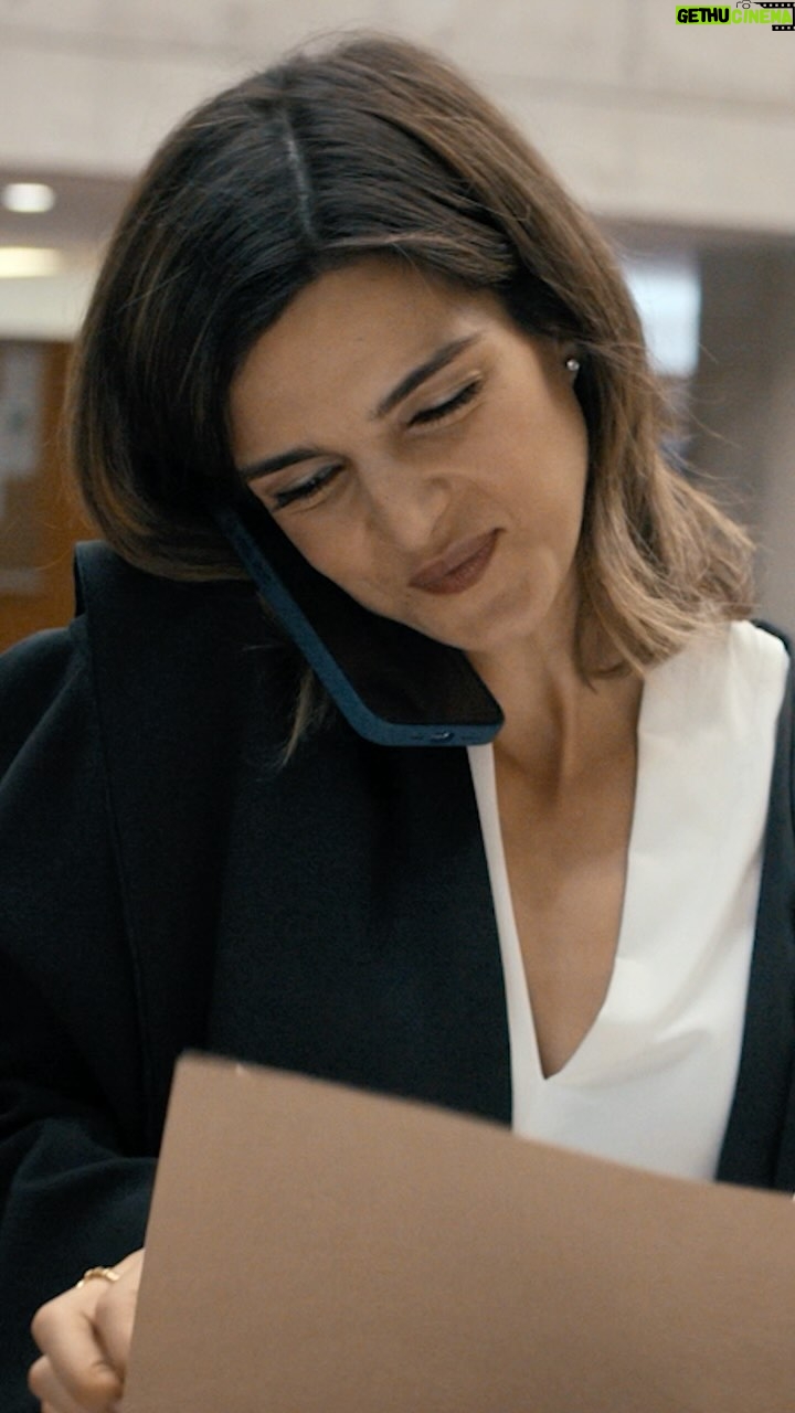 Clara Lago Instagram - Clara Lago es Ana, una chica h̶o̶n̶e̶s̶t̶a̶. La serie #Clanes se estrena el 21 de junio.