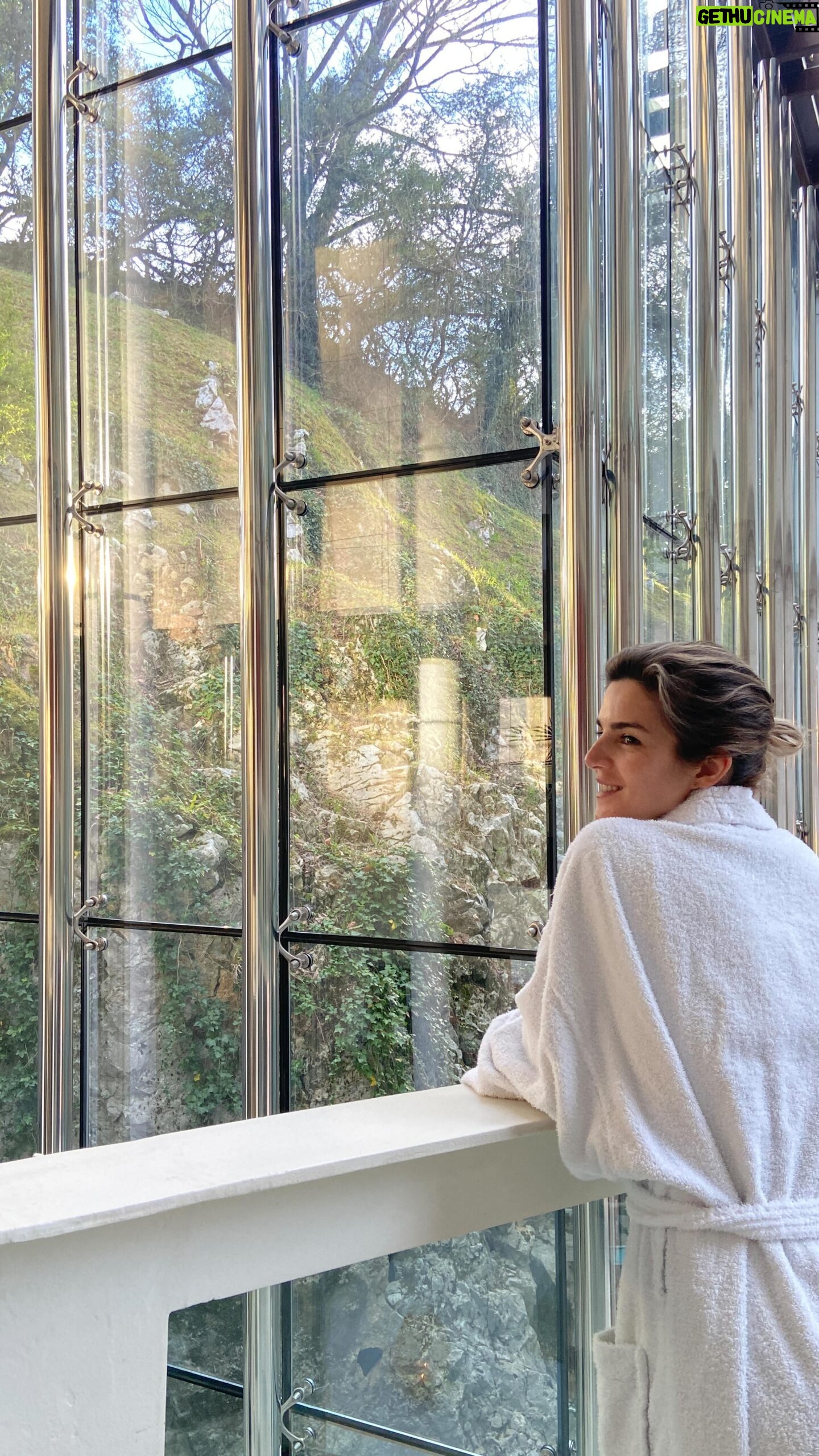 Clara Lago Instagram - GRACIAS, en mayúsculas, a todo el equipo de @lascaldas por un fin de semana tan absolutamente maravilloso… 🙏🏼🥰 de corazón, a cada un@ de l@s profesionales que nos han cuidado y tratado con tantísimo mimo. Os decimos desde ya que amenazamos con volver! #lascaldasvillatermal #asturiaspatriaquerida