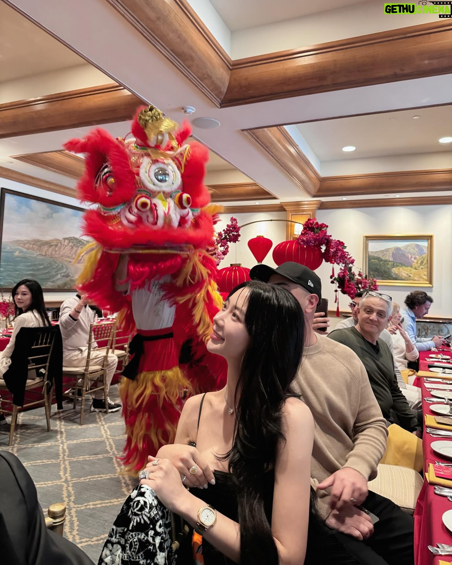 Clara Lee Instagram - Happy Lunar New Year 2024🧧 Year of Dragon 🐉 #LA @hingwaleejewelers @ferraricollector_davidlee @roger_dubuis