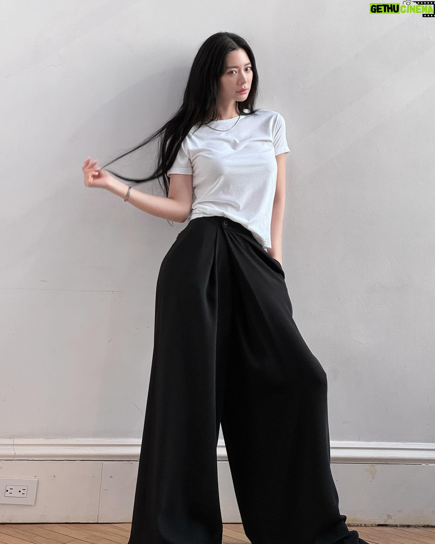 Clara Lee Instagram - #NYC @2bmanagement @ericguillemainphoto