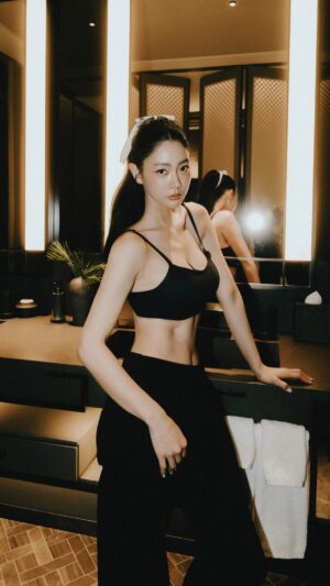 Clara Lee Instagram - 🖤 #ponytail #sporty