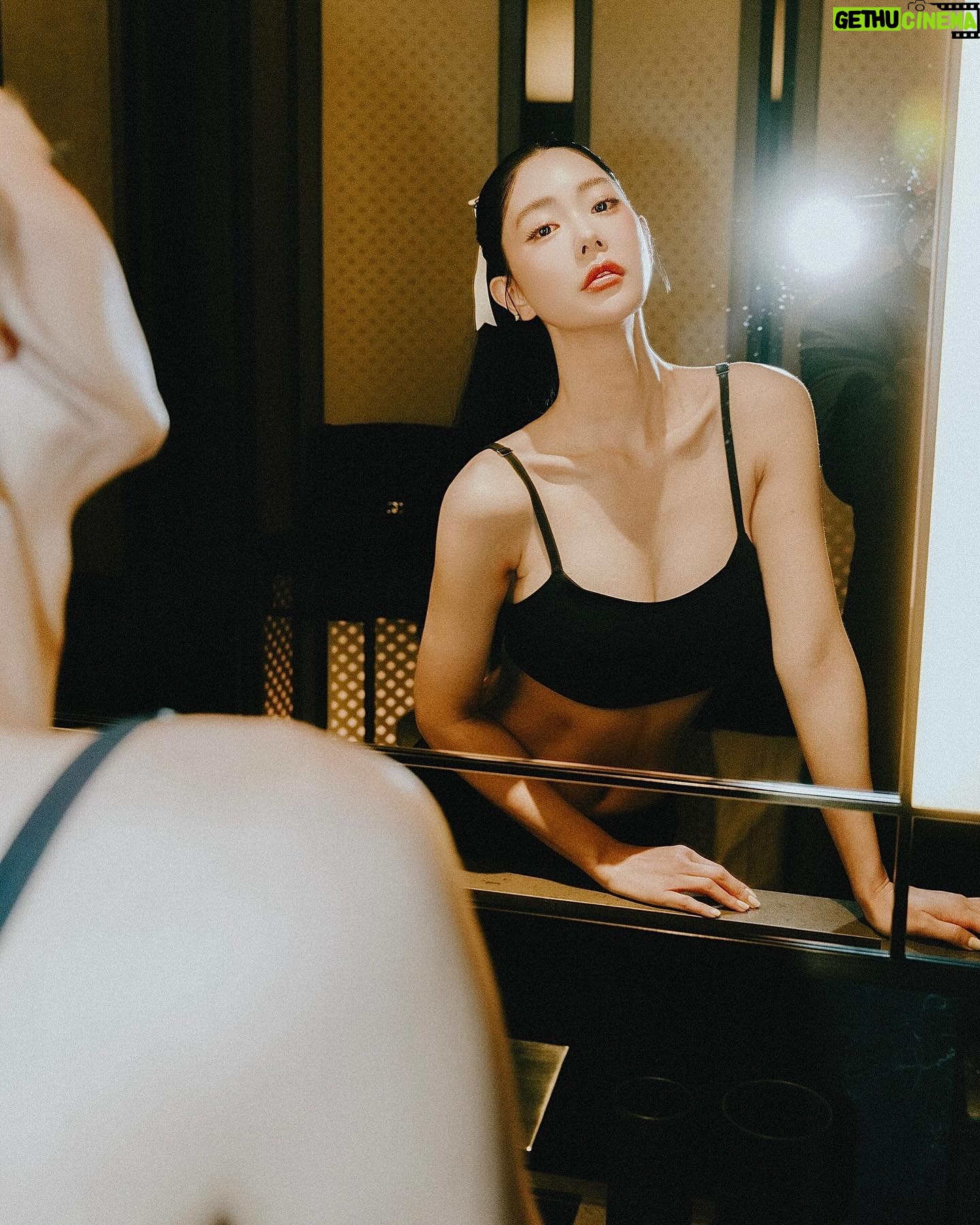 Clara Lee Instagram - #GRWM @chanelofficial #CHANEL5thAvenue #CHANELfinejewerly @tiongphoto