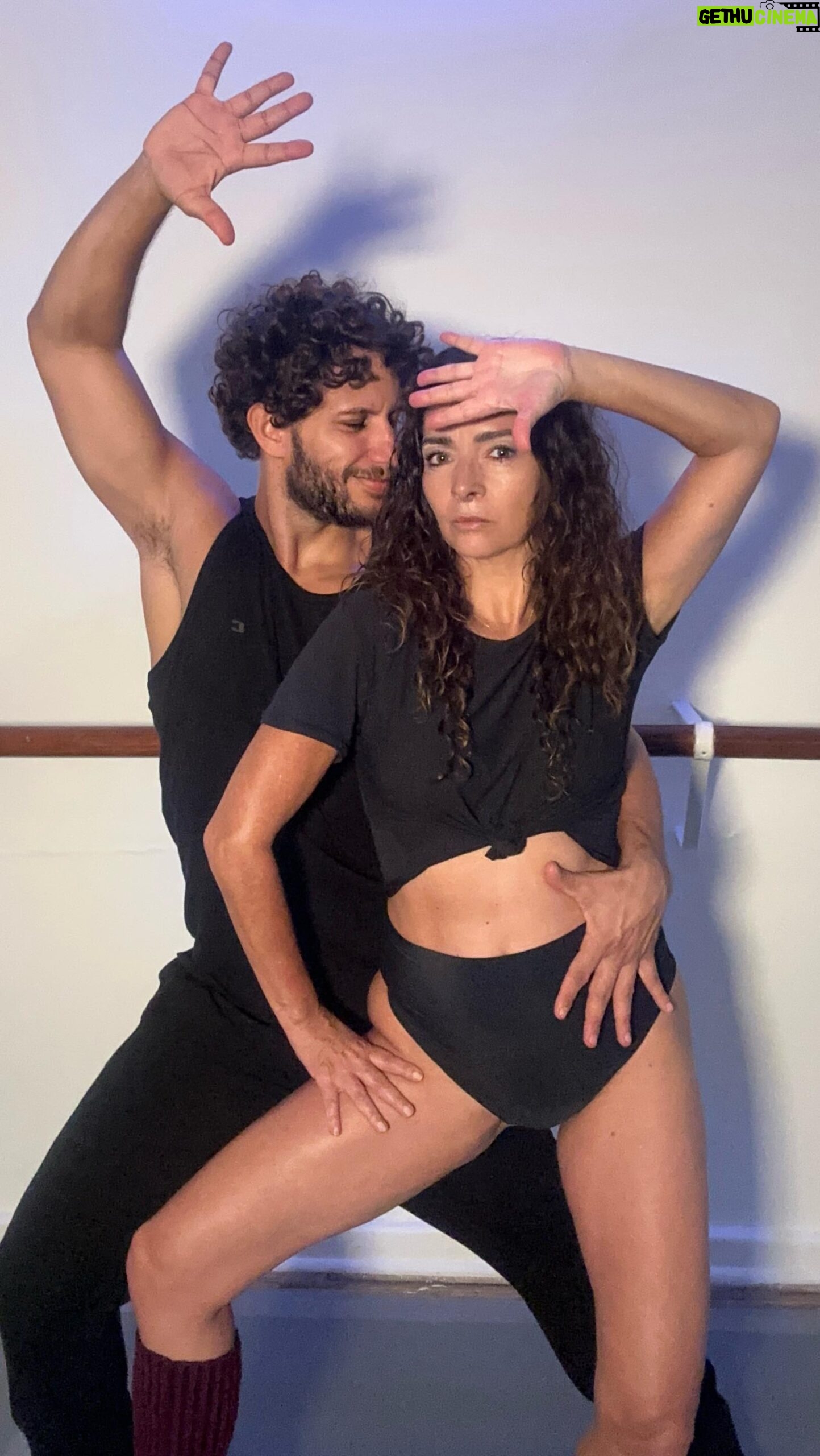 Claudia Ohana Instagram - Depois que fizemos juntos a Dança dos Famosos a gente não se desgruda! Volta e meia nos encontramos para nos divertir e matar a saudade de dançar juntos. 💃🕺