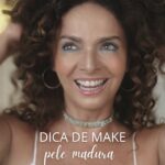 Claudia Ohana Instagram - ⭐️Depois dos 40 anos eu comecei a usar maquiagem com mais frequência e aprendi que para uma maquiagem na maturidade o menos é mais. E eu adoro os produtos do Sistema Velvet da @contem1g.oficial pra fazer minha pele. A base tem essa tecnologia da refração de luz que ajuda a não marcar as linhas e o corretivo não craquela na pele. E nesse vídeo eu mostro como aplicar os produtos: base, corretivo e o pó. E usando o cupom VELVET15 no site da Contém1g você ganha 15% de desconto nas compras com pelo menos 2 produtos do Sistema Velvet. Espero que vocês gostem!⭐️ #publicidade