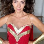 Claudia Ohana Instagram – Ser mulher é… ser muitas! 

O que que somos? Somos todas mulher maravilha! Somos o que queremos ser. Estamos na luta e na resistência. Lugar de mulher é onde ela quiser, porque nós podemos tudo! ✨

Parabéns a todas as mulheres pelo Dia Internacional da Mulher! ❤️