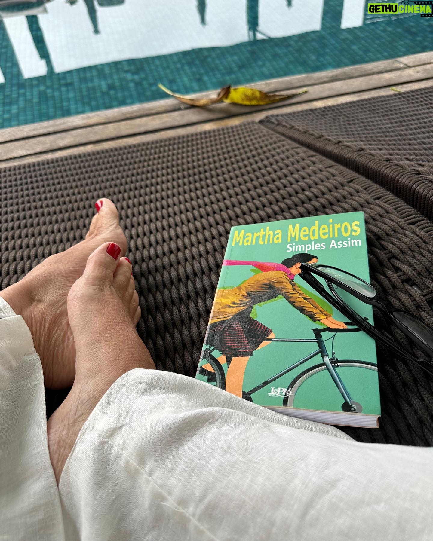 Claudia Ohana Instagram - STAYCATION: combinação de “stay” (ficar) e “vacation” (férias), ou seja, buscar experiências dentro da sua própria cidade. Assim tem sido os meus dias incríveis de retiro no hotel e spa @santateresamgallery. Dias de pausa e conexão comigo mesma! 💫