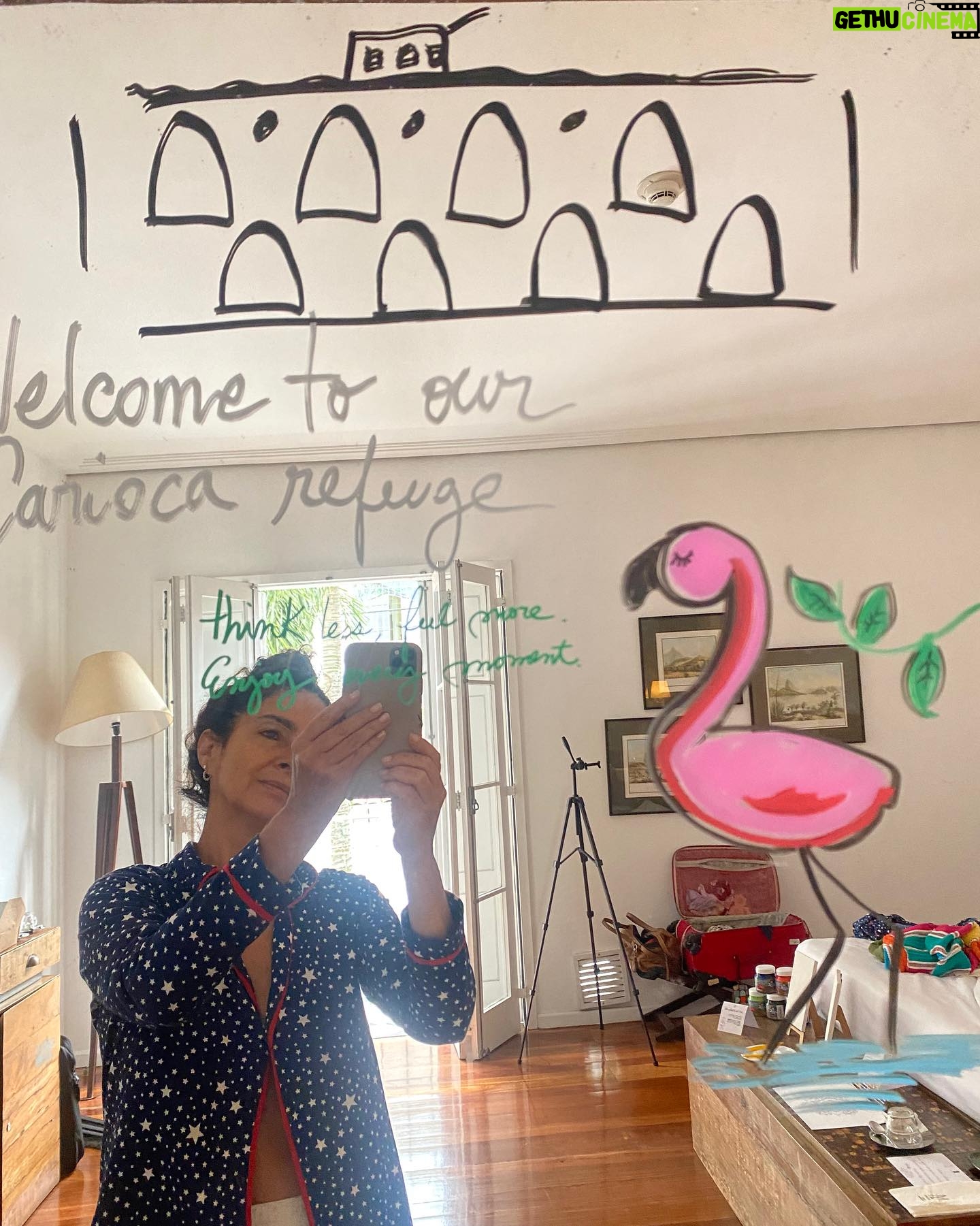 Claudia Ohana Instagram - STAYCATION: combinação de “stay” (ficar) e “vacation” (férias), ou seja, buscar experiências dentro da sua própria cidade. Assim tem sido os meus dias incríveis de retiro no hotel e spa @santateresamgallery. Dias de pausa e conexão comigo mesma! 💫