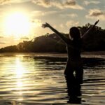 Claudia Ohana Instagram - Entregue à mãe natureza. ☀️ Foto @jose.editor.video