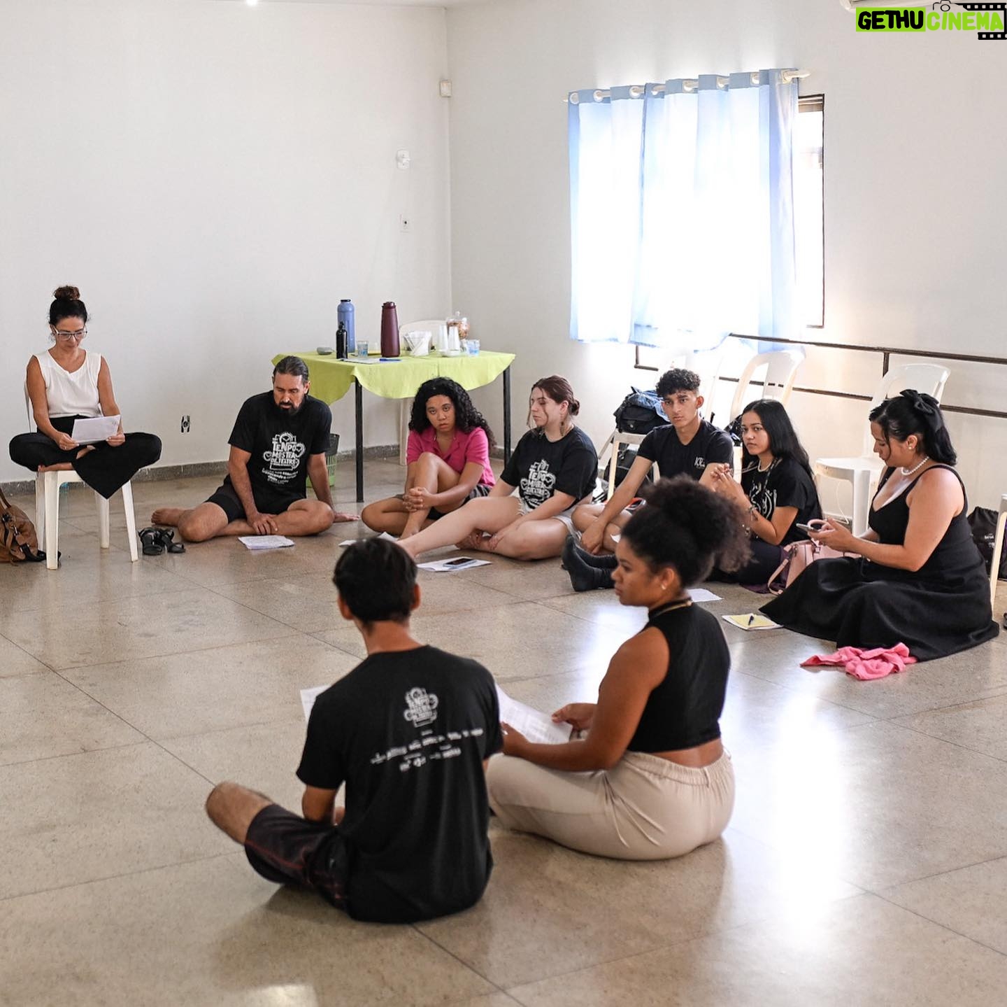 Claudia Ohana Instagram - 19º TeNpo - Mostra de Teatro Nacional de Porangatu. 🎭 Recebi o convite para ministrar a oficina de atores de uma das maiores mostras de artes ciências em Goiás e estou muito feliz de estar participando desse momento. @tenpo.secultgoias parabéns pelo evento, por toda cidade estar pulsando arte, por estar construindo e criando novos artistas, atores e diretores. Viva a arte! 👏