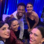 Claudia Ohana Instagram – Que gravação especial e inesquecível! Obrigada @caldeiraocommion por nos proporcionar assistir esse momento tão de perto. Ver @mariabethaniaoficial e @caetanoveloso juntos, ao vivo, é um privilégio! 

Em abril vai ao ar esse lindo show no Caldeirão do Mion 🤩

Look: @lafortbrasil
Styling: @garandrastyle
Make: @makegonzovivi