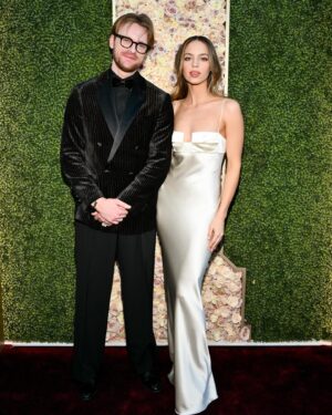 Claudia Sulewski Instagram - golden globes🤍✨✨ 

styled by @jaredellner 
wearing @bevza & @martinkatzjewels