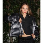 Claudia Sulewski Instagram – SUPER PUFF GIRL #thesuperpuff 
@aritzia #aritziapartner