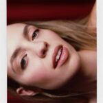Claudia Sulewski Instagram - the holidays are cozier with @aritzia 🧶 #aritziapartner