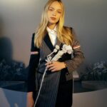 Claudia Sulewski Instagram - 🗝️🐩 @thombrowne