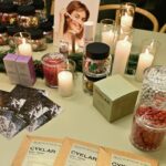 Claudia Sulewski Instagram - celebrating the launch of @cyklarofficial and our new compostable refills🤍🎄 surrounded by truly the most supportive humans, online community and hardest working team, left the night with blurry eyes and sore cheeks.. @lionviprelations @alssilver @sosbeautygroup @only__another you are the best✨ thank you @solawave for the gorgeous home and @eatalyla for the most delicious food! drinks on @wanderandivy @drinkpoppi