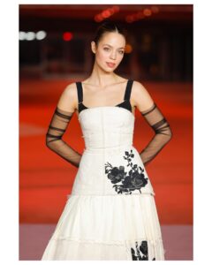 Claudia Sulewski Instagram - a romantic evening at the @academymuseum @theacademy 🥀 wearing @erdem styled by @jaredellner