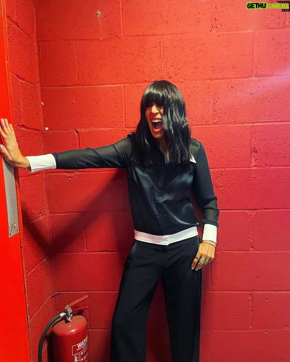 Claudia Winkleman Instagram - Strictly is on at 615. ❤️ @sineadmckeefry @debbiedannell @amyhair4