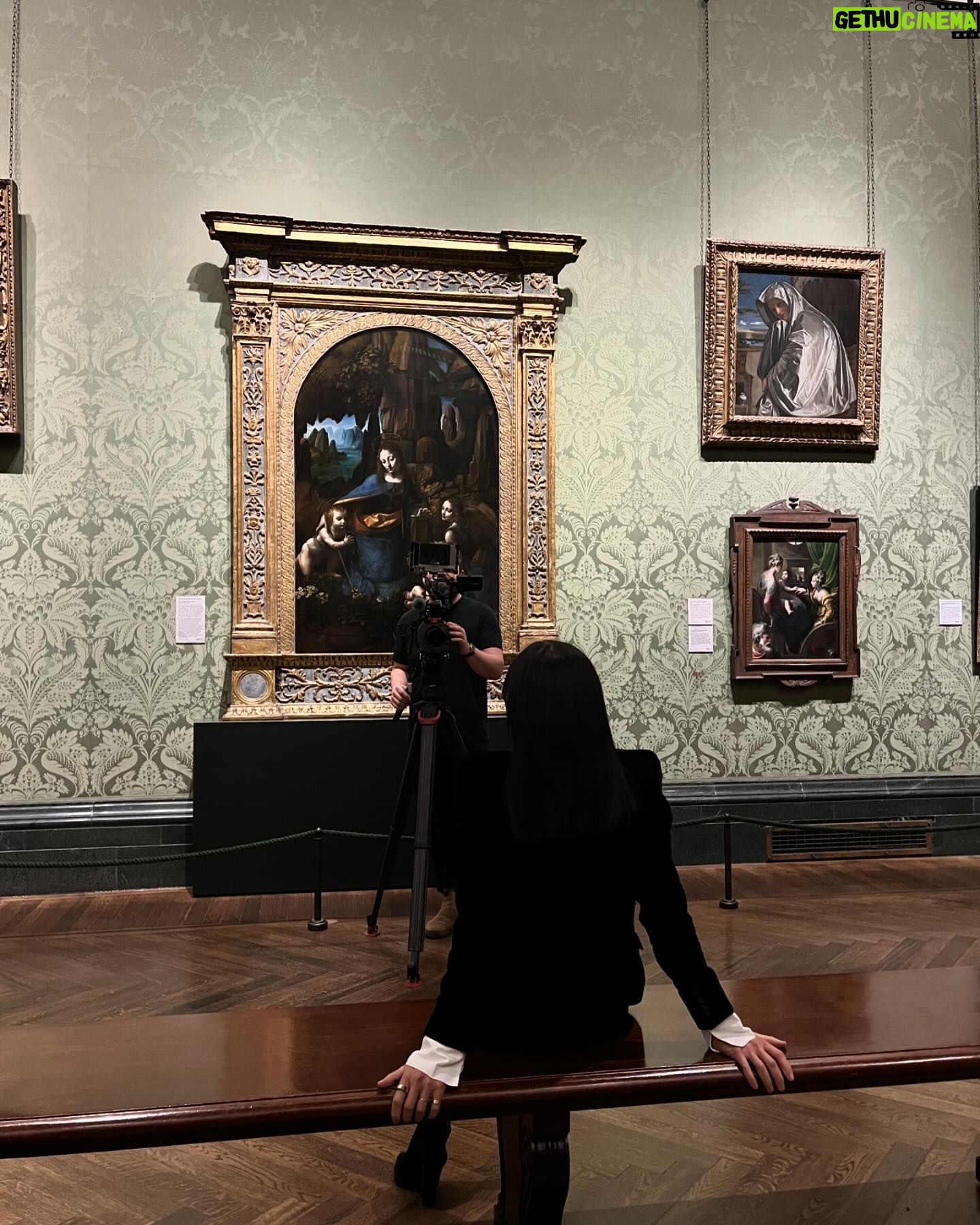 Claudia Winkleman Instagram - Am incredibly lucky. Thank you @nationalgallery @exhibitiononscreen