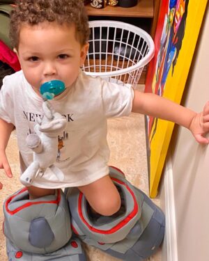 Cleopatra Bernard Instagram - Daddy’s shoes