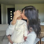 Cloé Cooper Instagram – A l’infini mon trésor 💓 

Bonne fêtes à toutes les supers mamans 🌸
