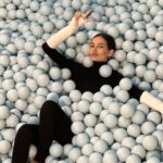 Cloé Cooper Instagram – Si nous devions résumer 2023 en quelques photos 🫶🏼
1 : Bucharest Les termes 
2 : madrid
3 : une nouvelle aventure 
4 : le bidou encore plat 
5 : l’annonce
6 : les boobs 
7: c’est une fille 💕
8: le ventre s’arrondit 
9: saint tropez 
10: Lou