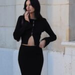Cloé Cooper Instagram – All black with @naumy.france 

Black Friday : je vous prépare aussi une surprise pour le Black Friday, ma sélection shopping à -50% jusqu’à dimanche sur naumy.com
• @naumy.france • #newonnaumy #collaborationcommerciale