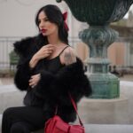 Cloé Cooper Instagram - Red is the new black ♥️ Publicité : profitez de -15% avec mon code CLOE02 dès 29€ d’achats et -20% dès 69€ d’achats Veste : ref 28953767 Combinaison : ref 14495637 #shein #sheinforall #accessibleettendance #sheinfrance