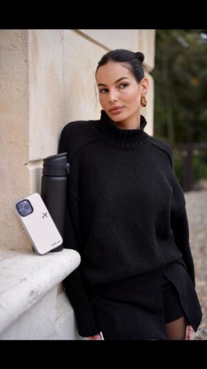 Cloé Cooper Instagram - Publicité | Une matinée création de contenu avec moi & @rhinoshieldfrance ✨

-15% avec mon code CLOECOOPER jusqu’au 5/01/2024 🫶🏼
#rhinoshield