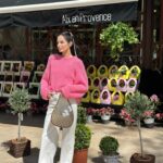 Cloé Cooper Instagram – Tout et n’importe quoi 😌🌸