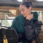 Cloé Cooper Instagram - Bon week end 💚
