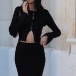 Cloé Cooper Instagram - Publicité Avec deux d’entre vous nous sommes allées découvrir la nouvelle boutique @naumy.france à Marseille au grand Littoral . La boutique est immence et devinez qui a craqué sur une robe de soirée ? 😌 #newonnaumy