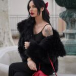 Cloé Cooper Instagram - Red is the new black ♥️ Publicité : profitez de -15% avec mon code CLOE02 dès 29€ d’achats et -20% dès 69€ d’achats Veste : ref 28953767 Combinaison : ref 14495637 #shein #sheinforall #accessibleettendance #sheinfrance