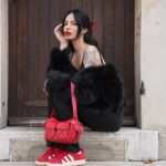 Cloé Cooper Instagram - Red is the new black ♥️ Publicité : profitez de -15% avec mon code CLOE02 dès 29€ d’achats et -20% dès 69€ d’achats Veste : ref 28953767 Combinaison : ref 14495637 #shein #sheinforall #accessibleettendance #sheinfrance
