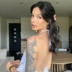 Cloé Cooper Instagram – Wavy and flower 🌸