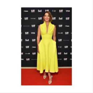 Cobie Smulders Instagram - Had a whirlwind weekend in Toronto at #tiff22 to promote @highschoolonfreevee 
Thanks to the team…

Makeup: @desiraecherman 
Hair: @brittanwhite
Dress: @toni_maticevski
Shoes:  @piferi 
Baubles: @alexandrahakim @deandavidson
Stylist: @_jzg