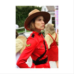 Cobie Smulders Instagram - I’ll be here....keeping an eye on things. 🇨🇦Happy Halloween.