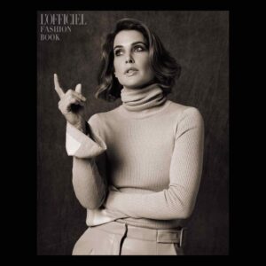 Cobie Smulders Instagram - Thanks for suiting me up @lofficielau
 
💄 @robertsesnek
💇🏻‍♀️ @benskervin
🕴 @718blonde

#lofficielfashionbook #lofficielau #lofficielaustralia