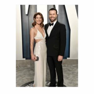 Cobie Smulders Instagram - Oscars night out! Thank you! @vanityfair  Dress:  @davidkomalondon 
Shoes: @gianvitorossi 
Bag: @judithleiberny 
Jewels: @ireneneuwirth & @colettejewelry 
Hair: @scottkinghair 
Makeup: @jostrettell
